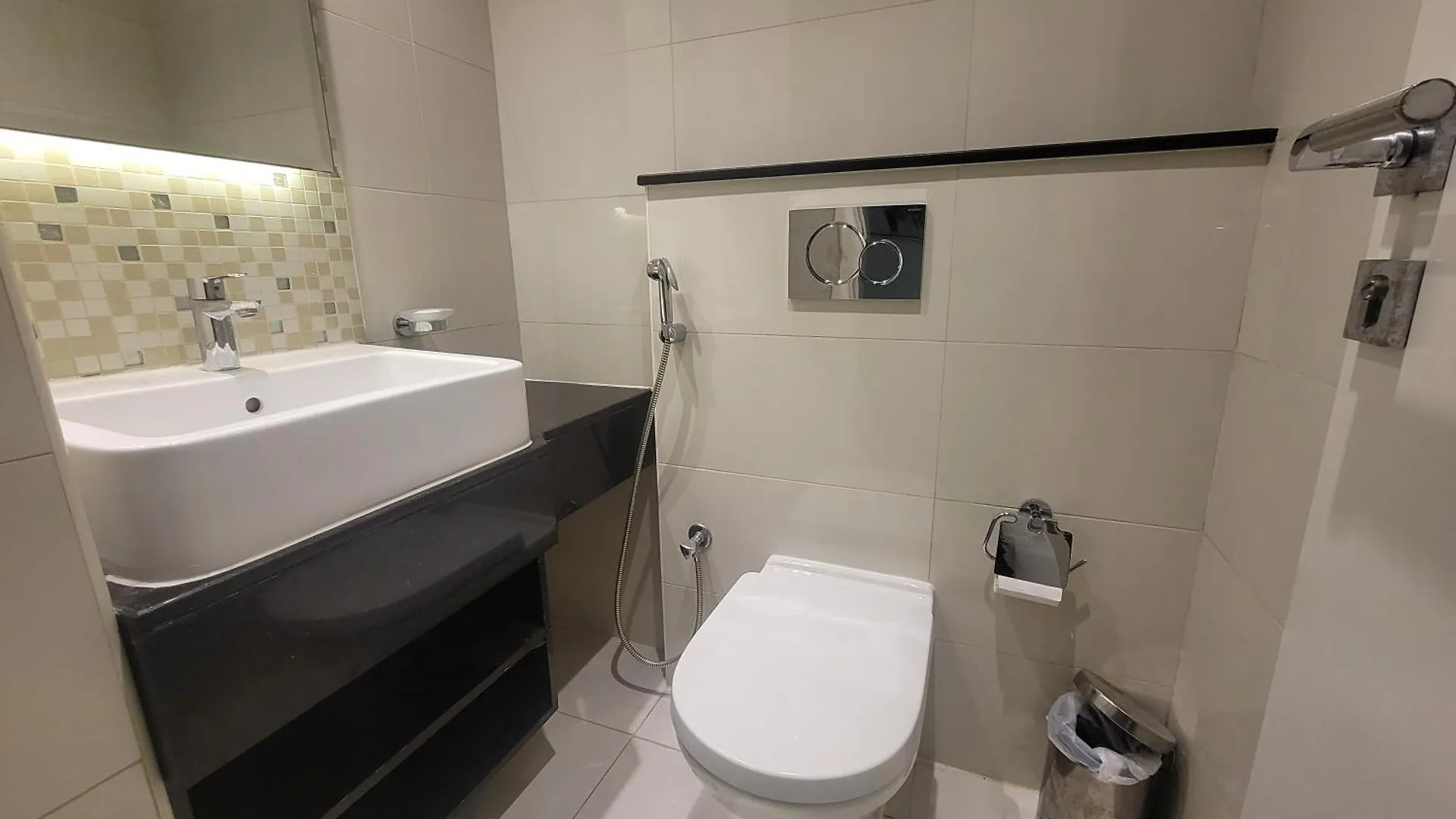 Damac Voleo Downtown Apartment Dubai United Arab Emirates